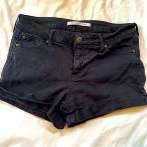 “Celebrity pink” Black stretch denim/cotton shorts size 7/28